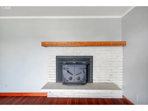 922 S 38th Street Springfield OR 97478