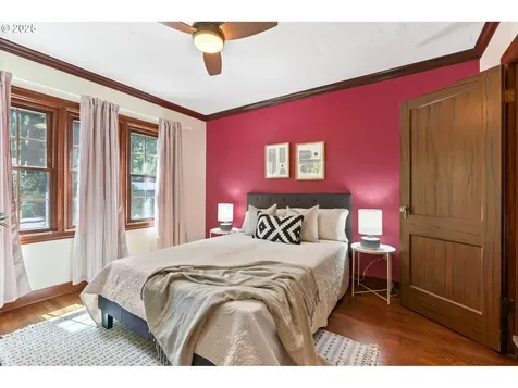 9725 NE Shaver Street Portland OR 97220