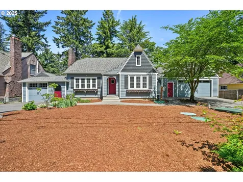9725 NE Shaver Street Portland OR 97220