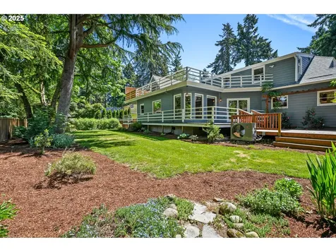 9725 NE Shaver Street Portland OR 97220