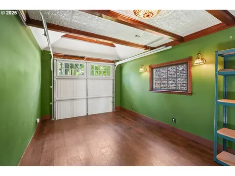 9725 NE Shaver Street Portland OR 97220