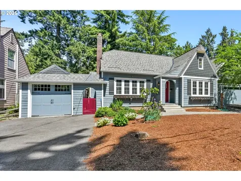 9725 NE Shaver Street Portland OR 97220
