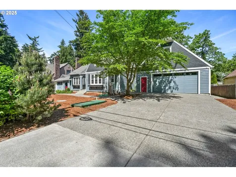 9725 NE Shaver Street Portland OR 97220