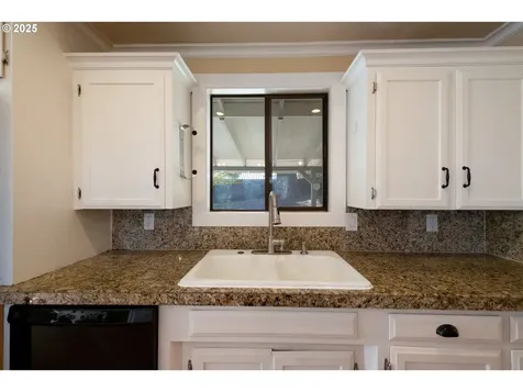 1221 SW Maple Street Dallas OR 97338