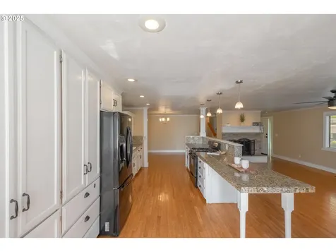 1221 SW Maple Street Dallas OR 97338