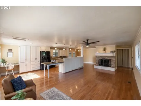 1221 SW Maple Street Dallas OR 97338
