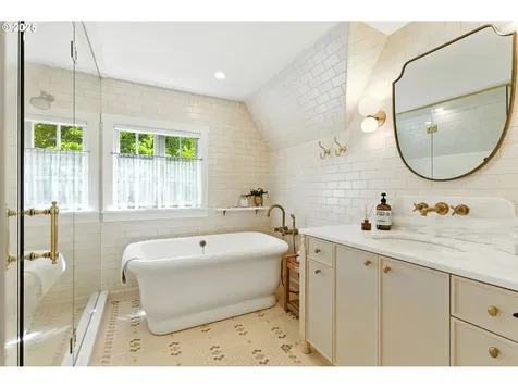 919 Westpoint Road Lake Oswego OR 97034