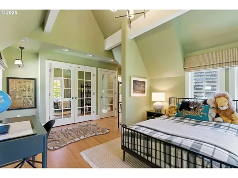 919 Westpoint Road Lake Oswego OR 97034