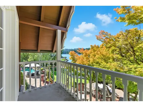 919 Westpoint Road Lake Oswego OR 97034