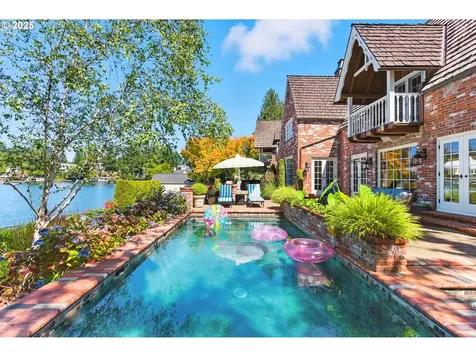 919 Westpoint Road Lake Oswego OR 97034