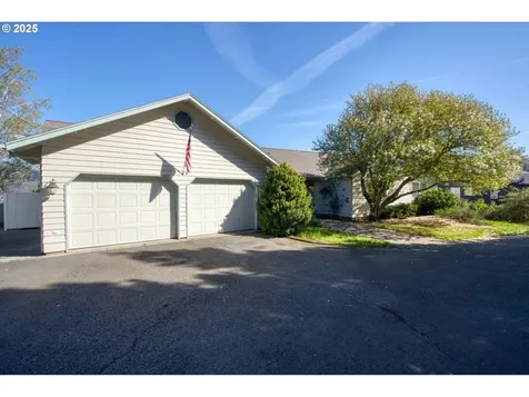 2770 May Street Hood River OR 97031