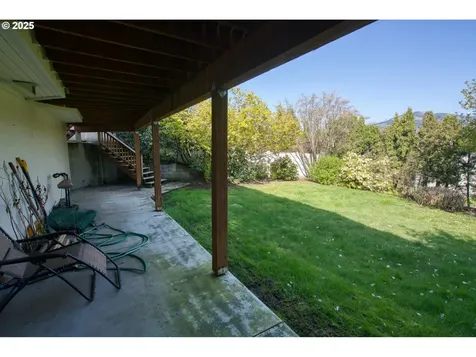 2770 May Street Hood River OR 97031