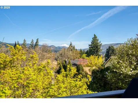 2770 May Street Hood River OR 97031