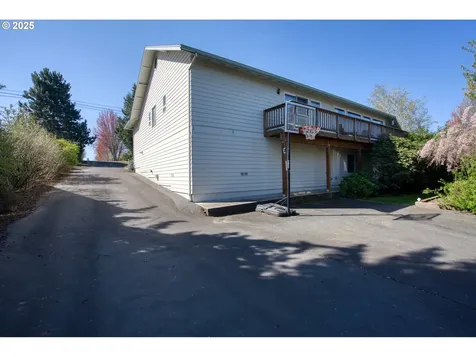 2770 May Street Hood River OR 97031