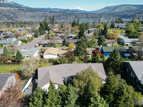 2770 May Street Hood River OR 97031