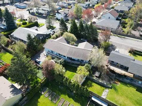 2770 May Street Hood River OR 97031