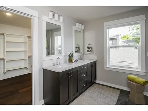 3978 SE Boise Street Portland OR 97202