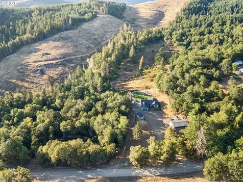 491 Oakwood Drive Oakland OR 97462