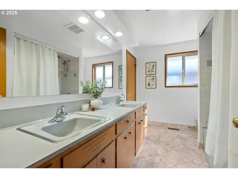 1130 NE 108th Avenue Portland OR 97220