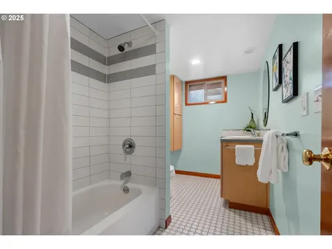 1130 NE 108th Avenue Portland OR 97220