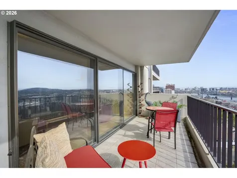 2221 SW 1st Avenue Portland OR 97201