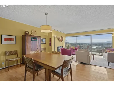 2221 SW 1st Avenue Portland OR 97201