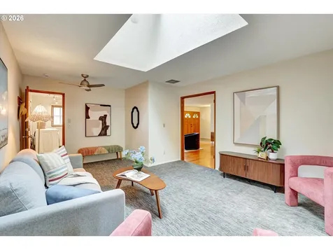 5537 SW Seymour Court Portland OR 97221
