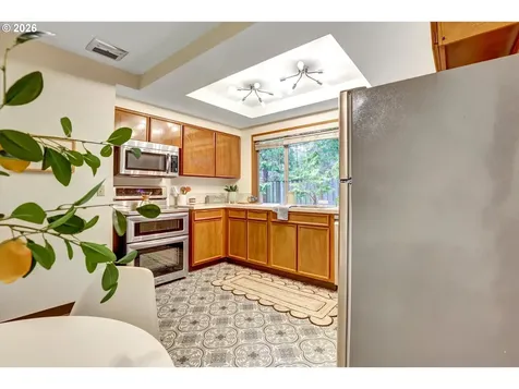 5537 SW Seymour Court Portland OR 97221