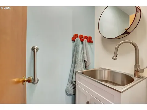 5537 SW Seymour Court Portland OR 97221