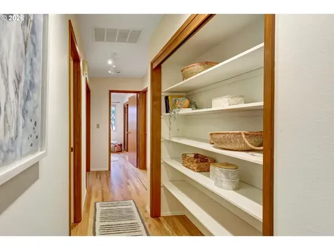 5537 SW Seymour Court Portland OR 97221