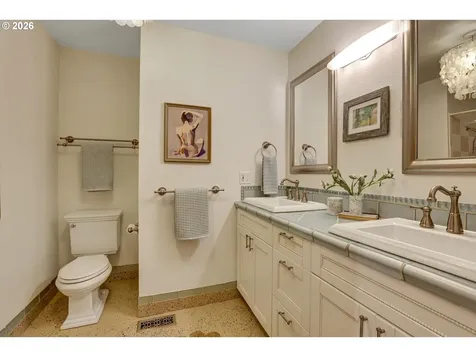 5537 SW Seymour Court Portland OR 97221