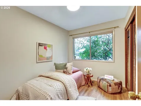 5537 SW Seymour Court Portland OR 97221