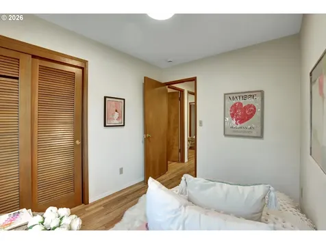 5537 SW Seymour Court Portland OR 97221