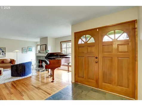 5537 SW Seymour Court Portland OR 97221