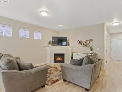 4618 SE Olivewood Street Hillsboro OR 97123