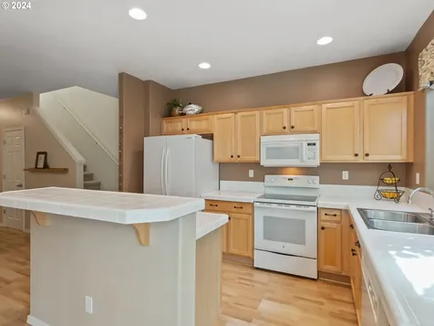 4618 SE Olivewood Street Hillsboro OR 97123
