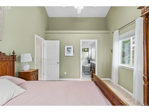 6828 Holly Street Springfield OR 97478