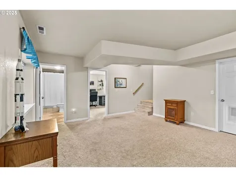 6828 Holly Street Springfield OR 97478