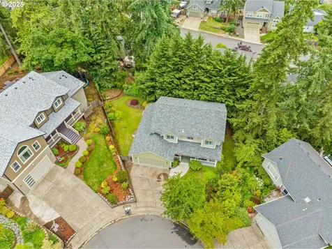6828 Holly Street Springfield OR 97478