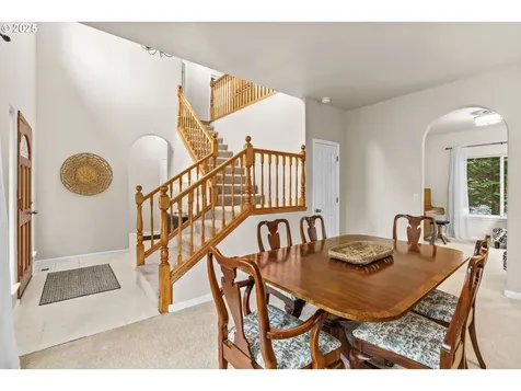 6828 Holly Street Springfield OR 97478
