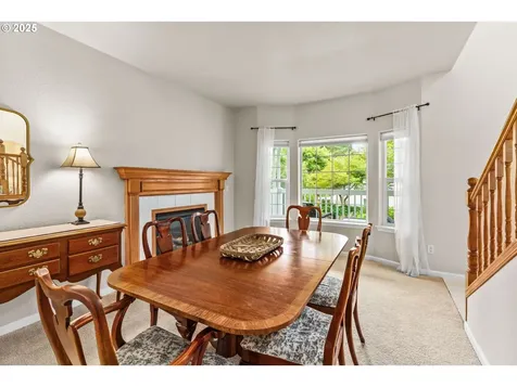 6828 Holly Street Springfield OR 97478