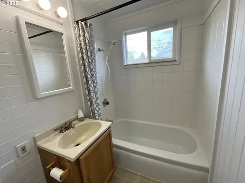 2775 Hilyard Street Eugene OR 97405