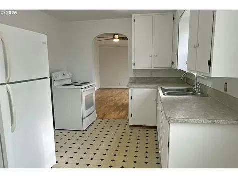 2775 Hilyard Street Eugene OR 97405