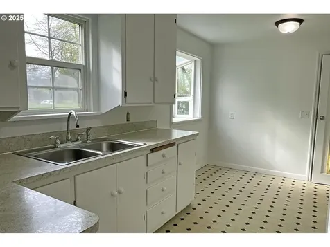 2775 Hilyard Street Eugene OR 97405