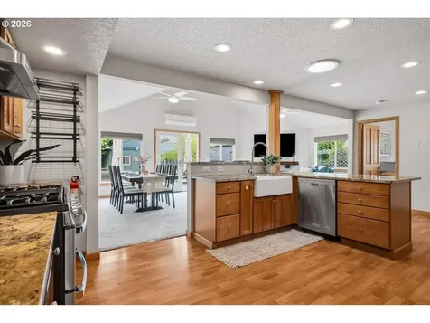 5030 SE 49th Avenue Portland OR 97206