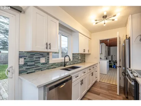 860 Maxwell Road Eugene OR 97404