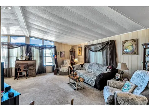 2511 SE River Road Hillsboro OR 97123