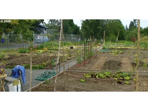 7215 SE 68th Avenue Portland OR 97206