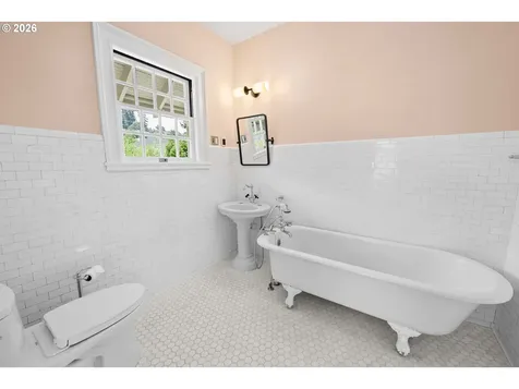 1684 Irving Avenue Astoria OR 97103