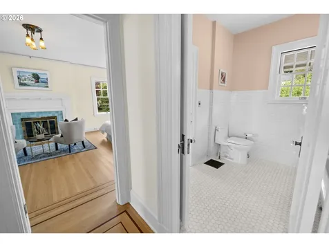 1684 Irving Avenue Astoria OR 97103